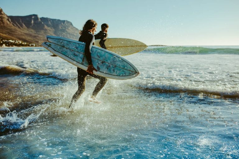 El surf, una práctica deportiva muy bonita para disfrutar del mundo