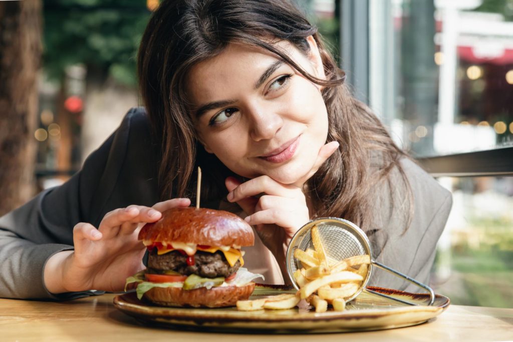 Disfrutar de una buena hamburguesa también forma parte de unas vacaciones inolvidables